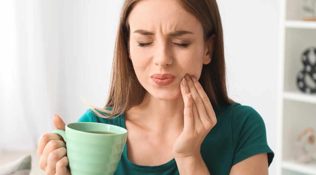 ¿Sensibilidad dental? Así puedes trarala